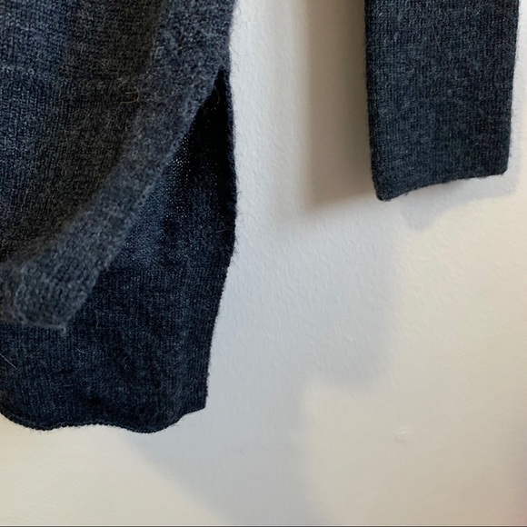 Badgely Mischka Sweater - Picture 3 of 6